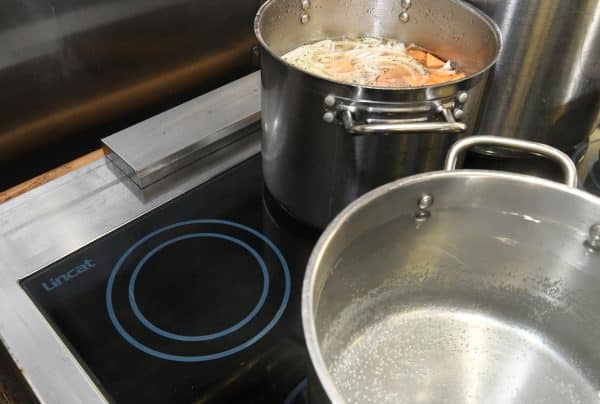 Lincat Phoenix PHER01/SPH 6 burner induction range cooker. - Image 5